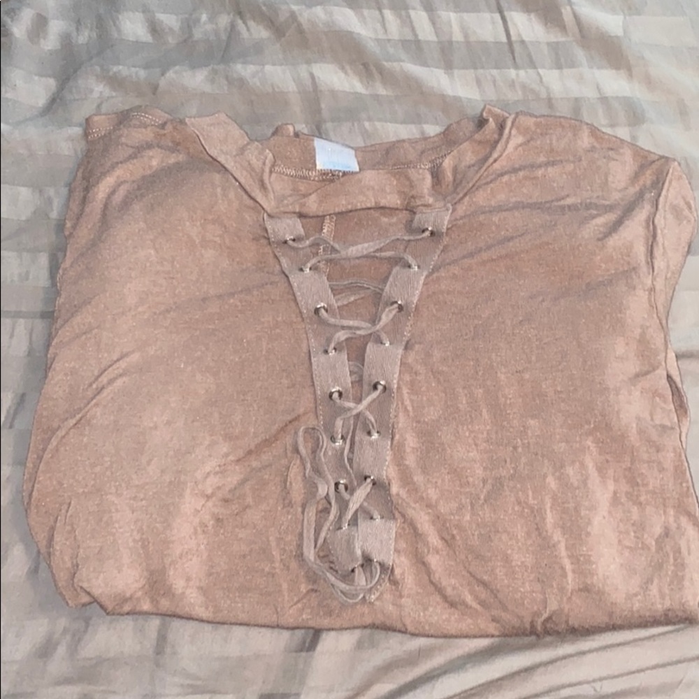 Long sleeve stretchy top with adjustable chest!